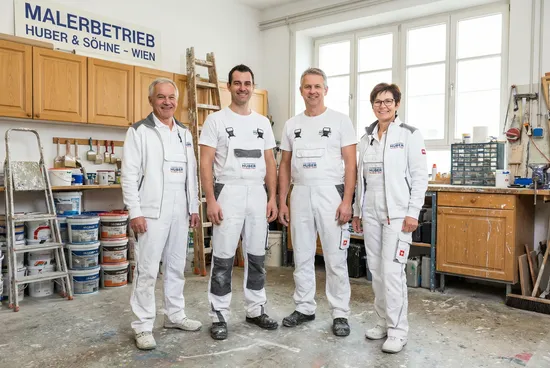 WienMaler Team bei Malerarbeiten